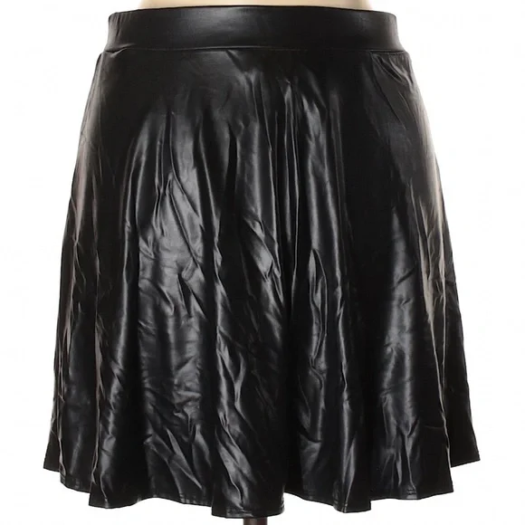 Joe B by Joe Benbasset Black Stretch Mini Skirt - Picture 2 of 8